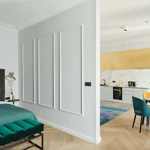 No.4 Hotel apartamentowy Warszawa